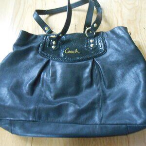 COACH PURSE-HANDBAG-BLACK LEATHER-VERY GOOD